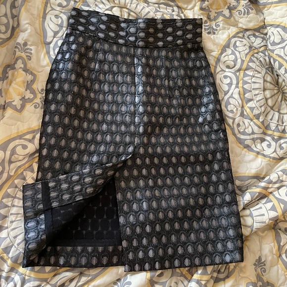 Prada pencil skirt - Picture 2 of 5